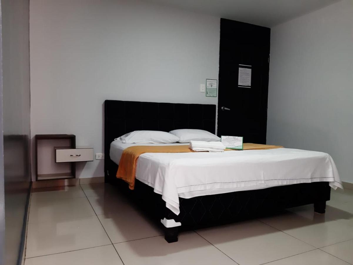 Hotel Escorial อีบาเก ภายนอก รูปภาพ