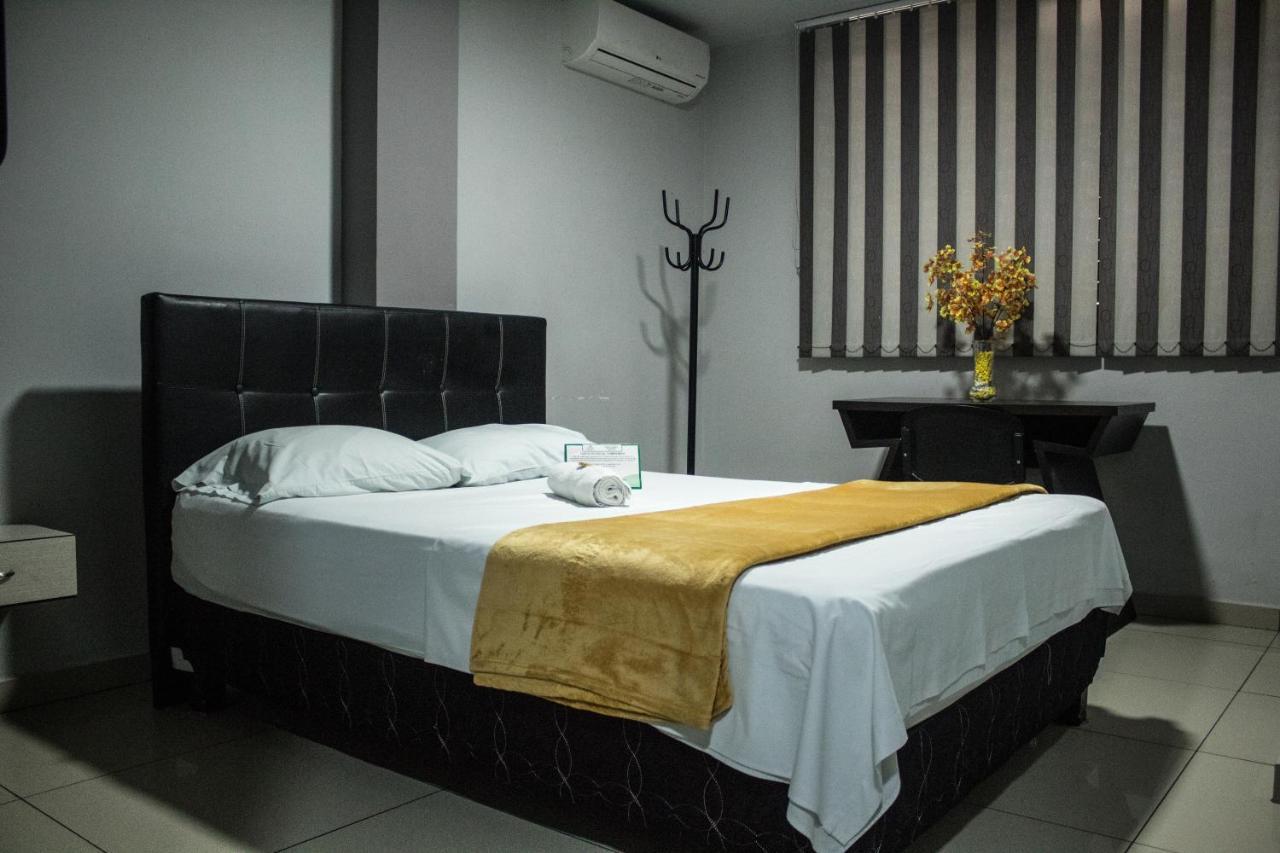 Hotel Escorial อีบาเก ภายนอก รูปภาพ